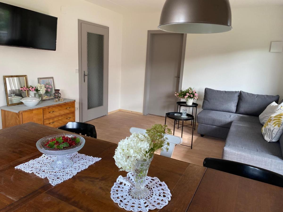 Wohnung Erdgeschoss Mit 3 Schlafzimmer In Ruhiger Gegend Mader Exterior foto
